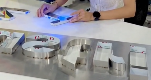 Chữ inox trắng