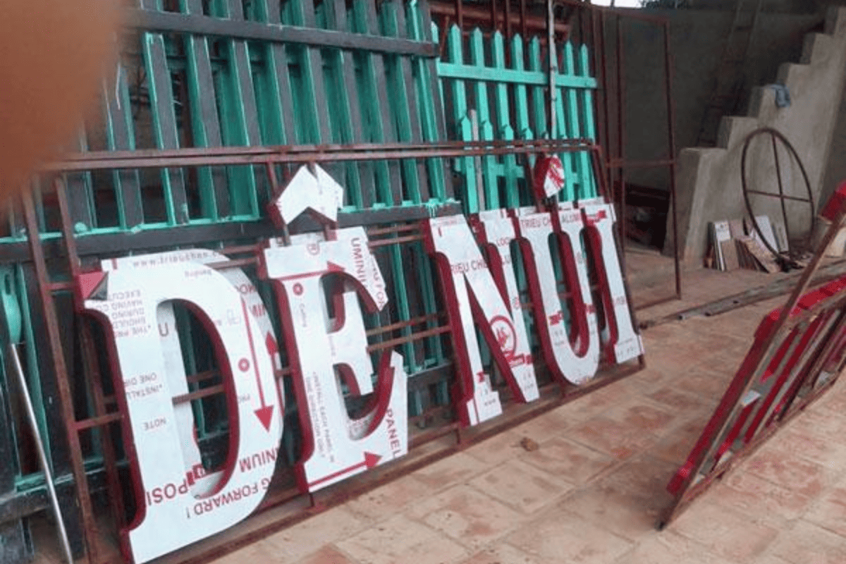 chữ inox bảng hiệu