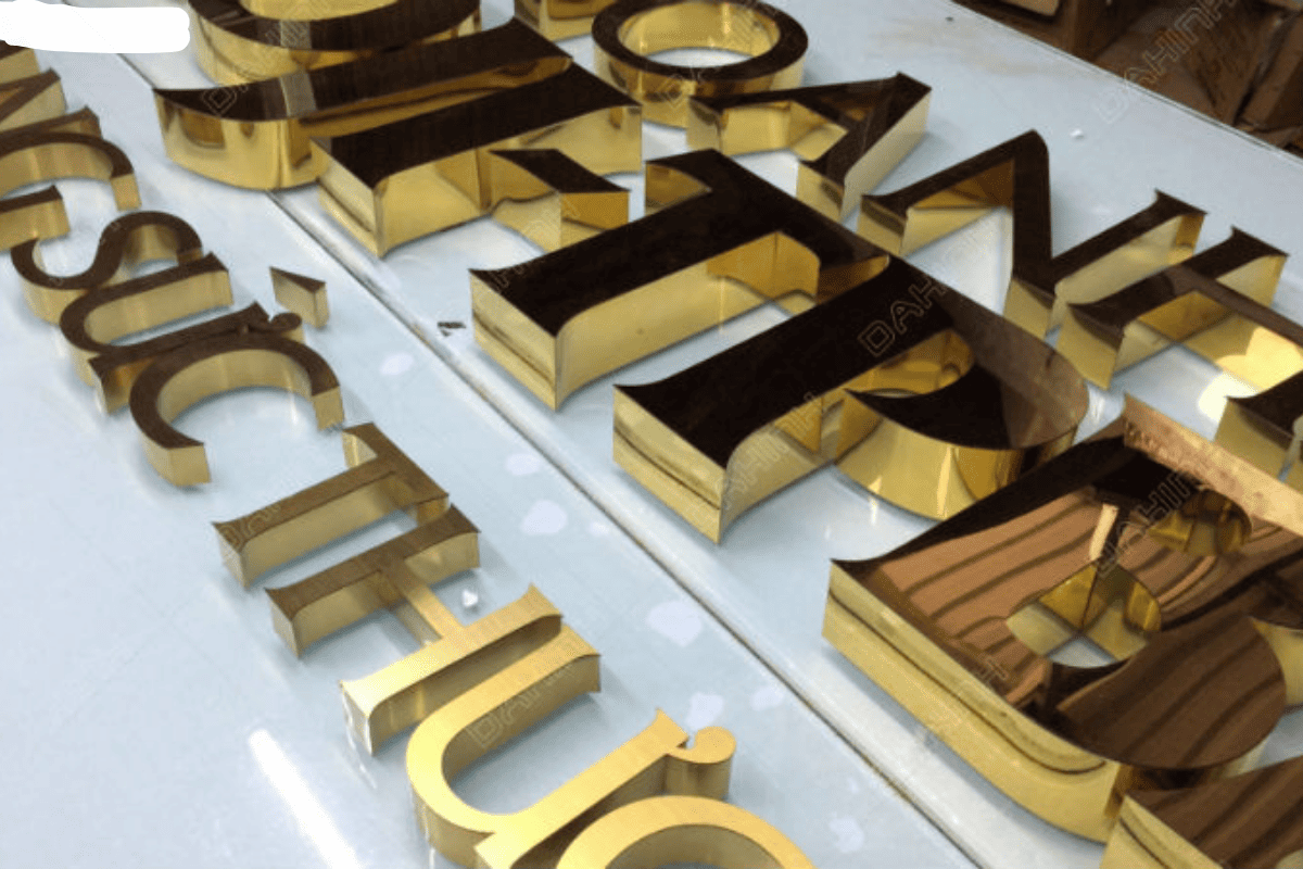 Chữ inox mạ đồng là loại chữ nổi được gia công từ vật liệu inox 304 hoặc 316